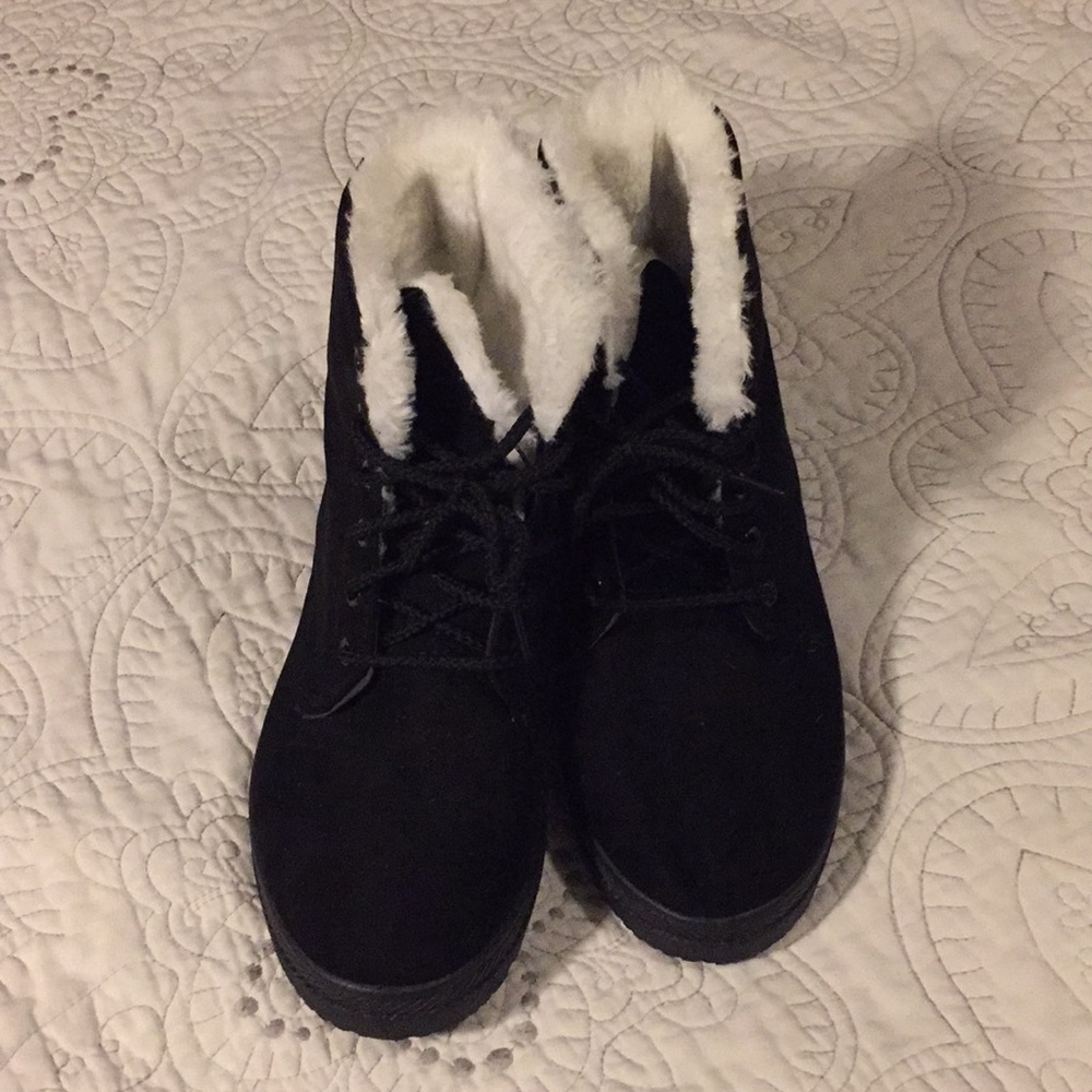 Warm fuzzy winter boots